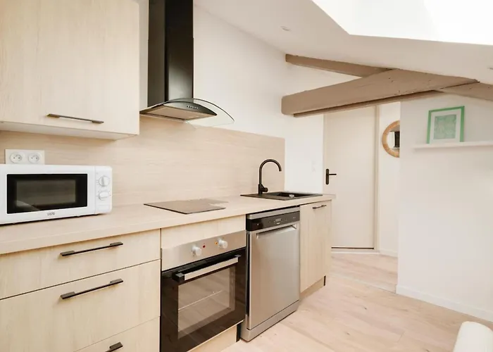 De La Salle Neuf Et équipé *